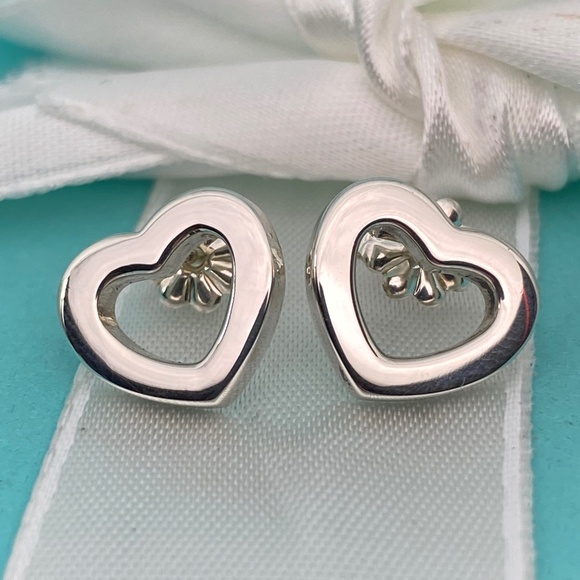 Tiffany & Co. Heart Link Stud Earrings 925 Italy certified with box - Picture 1 of 9
